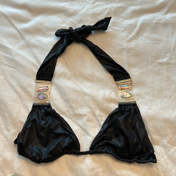 Beach Bunny Bikini - Picture 2 of 6